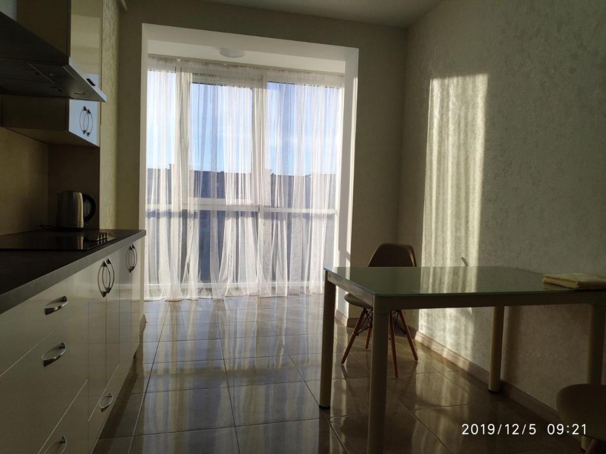 Люкс Апартаменты .Район Автовокзала,В Жк Арена Rivne Exterior photo